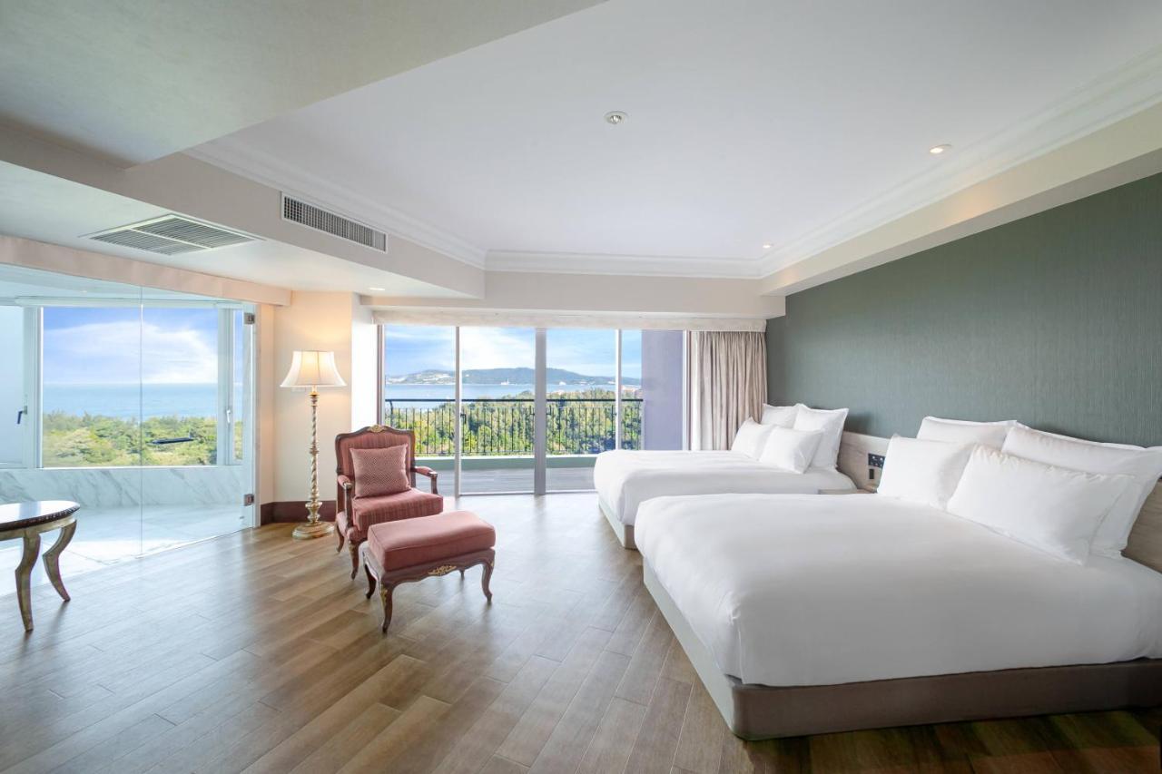 Suite Panoramic Ocean View Club Lounge