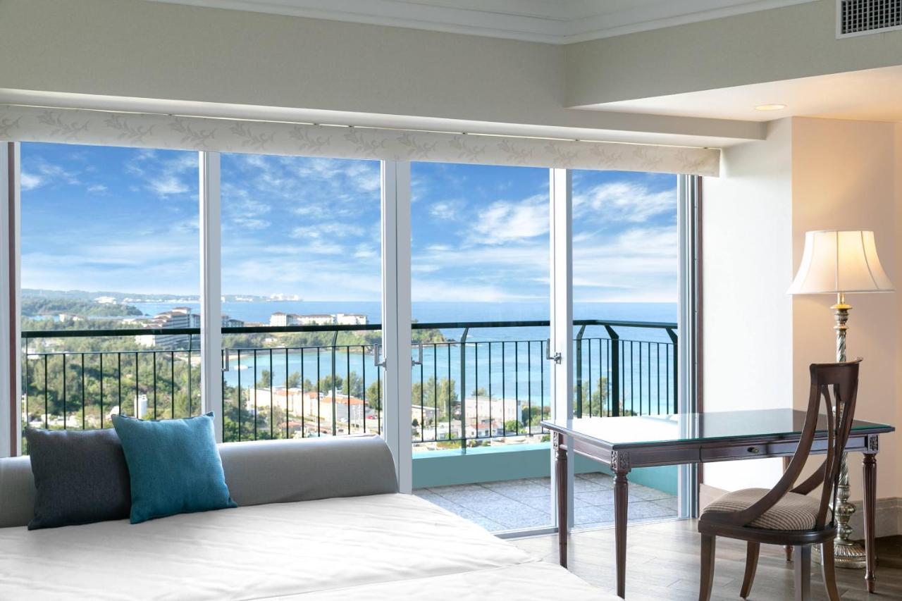 Suite Panoramic Ocean View Club Lounge